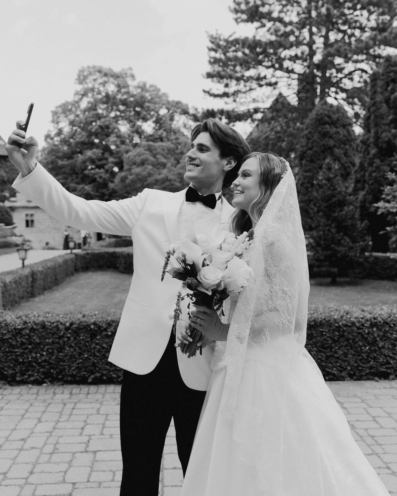 A selfie in front of the château gardens